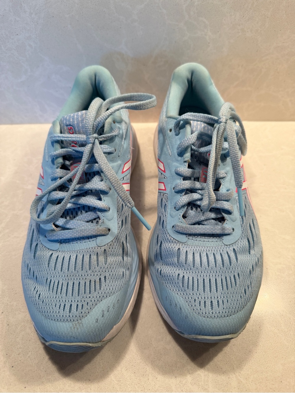 Asics Light Blue Athletic Running Shoes Sneakers 6.5 Tennis Gel Cumulus 20